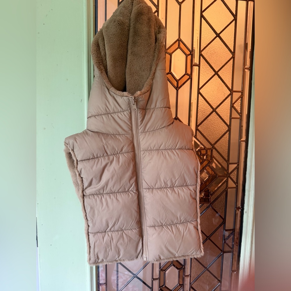 Max & Co  Puffer hood zip front  in Light tan NWOT PD $100